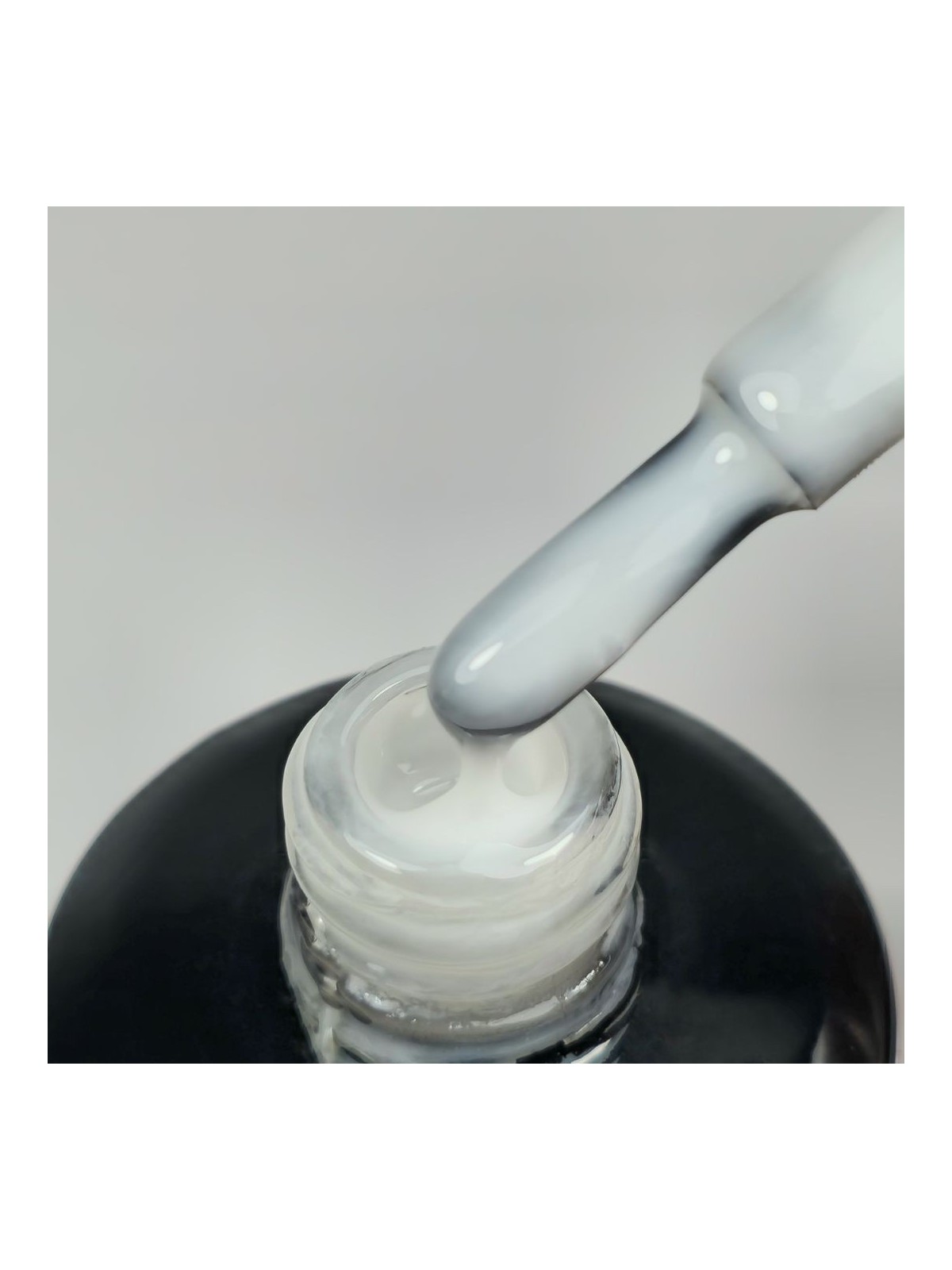 Whitish – Vernis Semi-Permanent UV/LED Blanc Laiteux | 15 ml