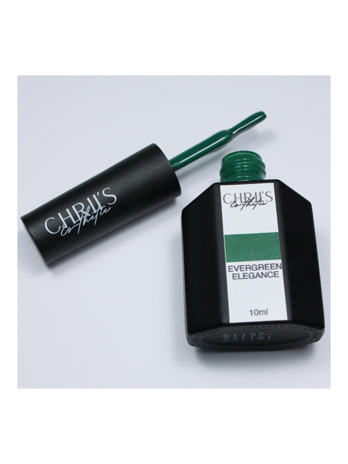 Evergreen Elegance – Semi-permanenter UV/LED Nagellack Tannengrün